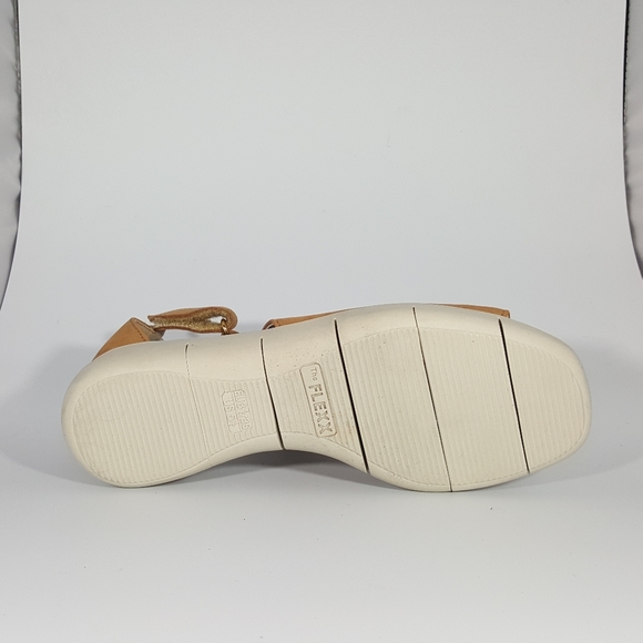 The Flexx Platform Sandal w/ Hook & Eye Closure - Picture 4 of 4